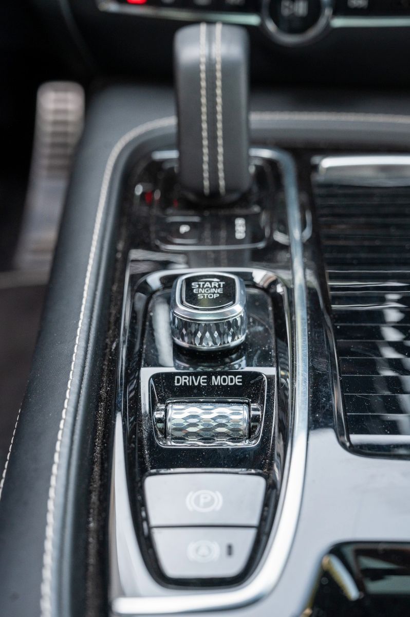 Volvo  T8 Twin Engine AWD R-Design Plug-In Hybrid