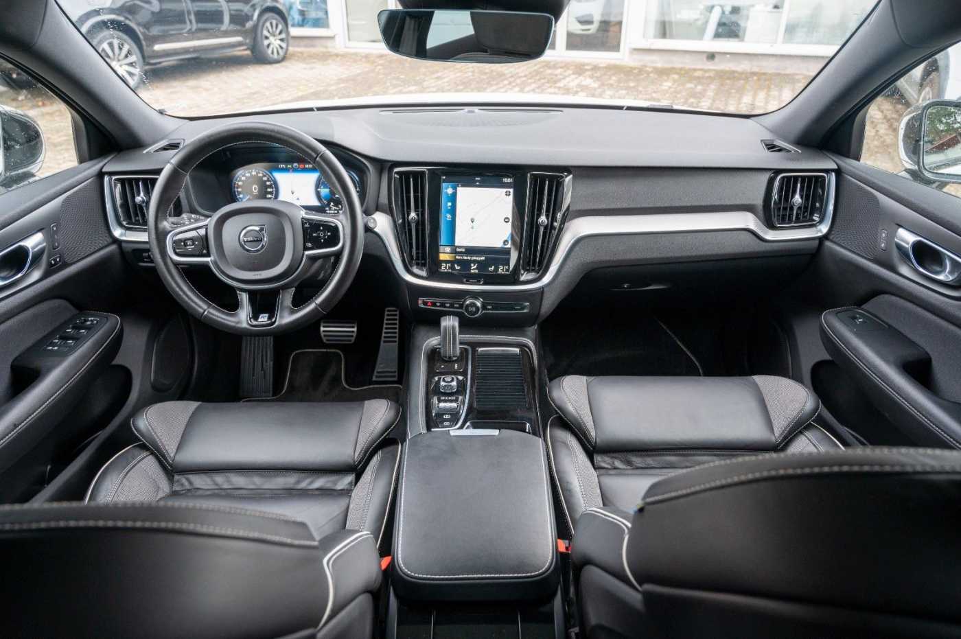 Volvo  T6 R-Design Plug-In Hybrid AWD